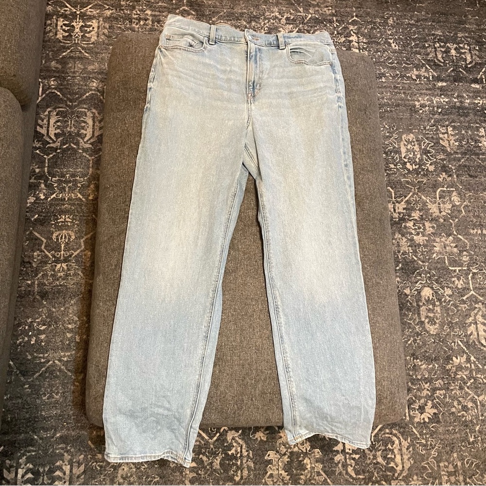 AE Super High Waist Straight Jeans